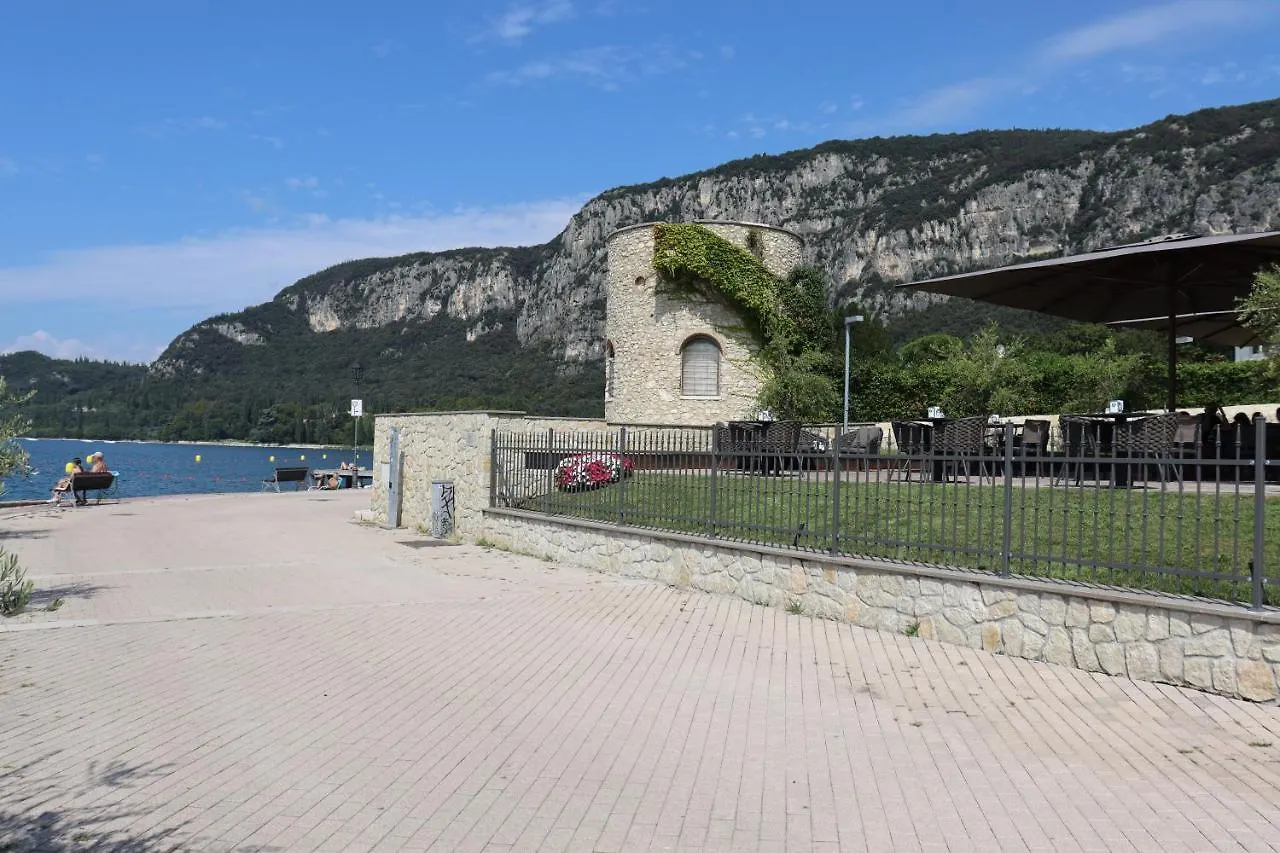 Monika Holiday 315 Magic Lake Garda  Apartamento